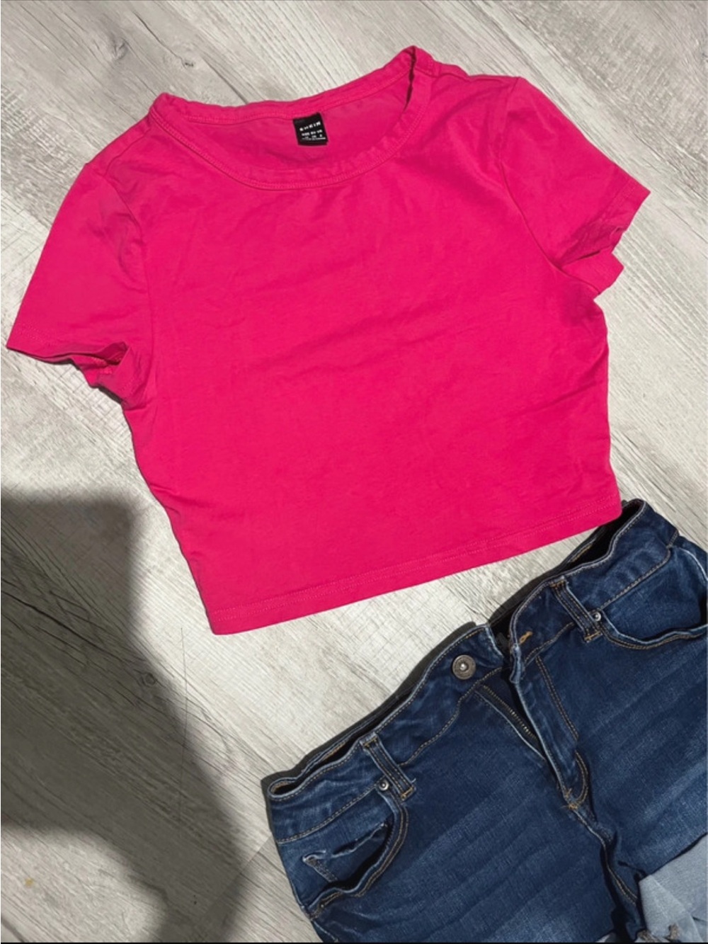 SHEIN Hot Pink Cropped Tee